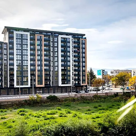 Luxury With Jacuzzi - River View & Underground Parking By Flat Mаnager Apartmán