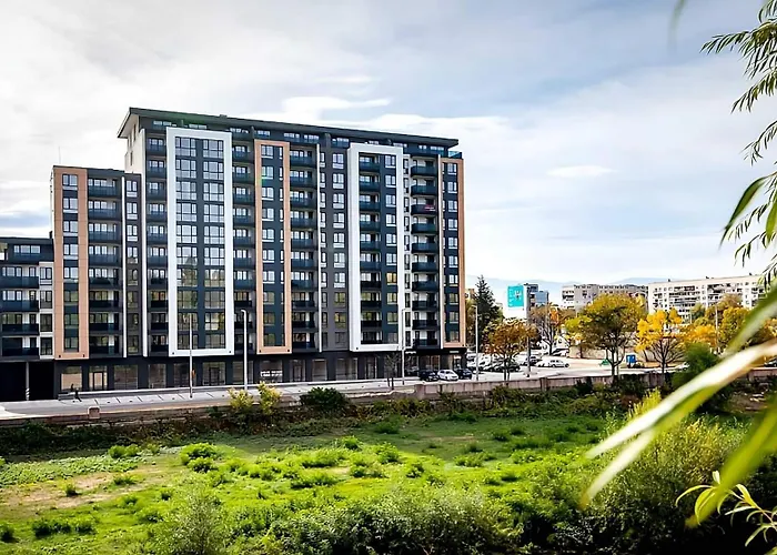 Luxury With Jacuzzi - River View & Underground Parking By Flat Mаnager Apartman